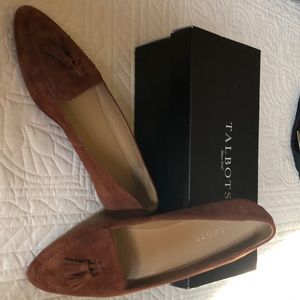 Womens tasseled suede flats